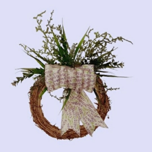 Beautiful Handmade Grapevine Wreath - Picture 2 of 2